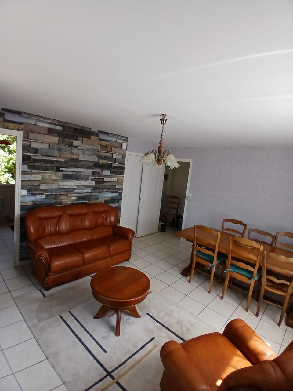 appartement au coeur de la région des lacs . Apartment in Jura
