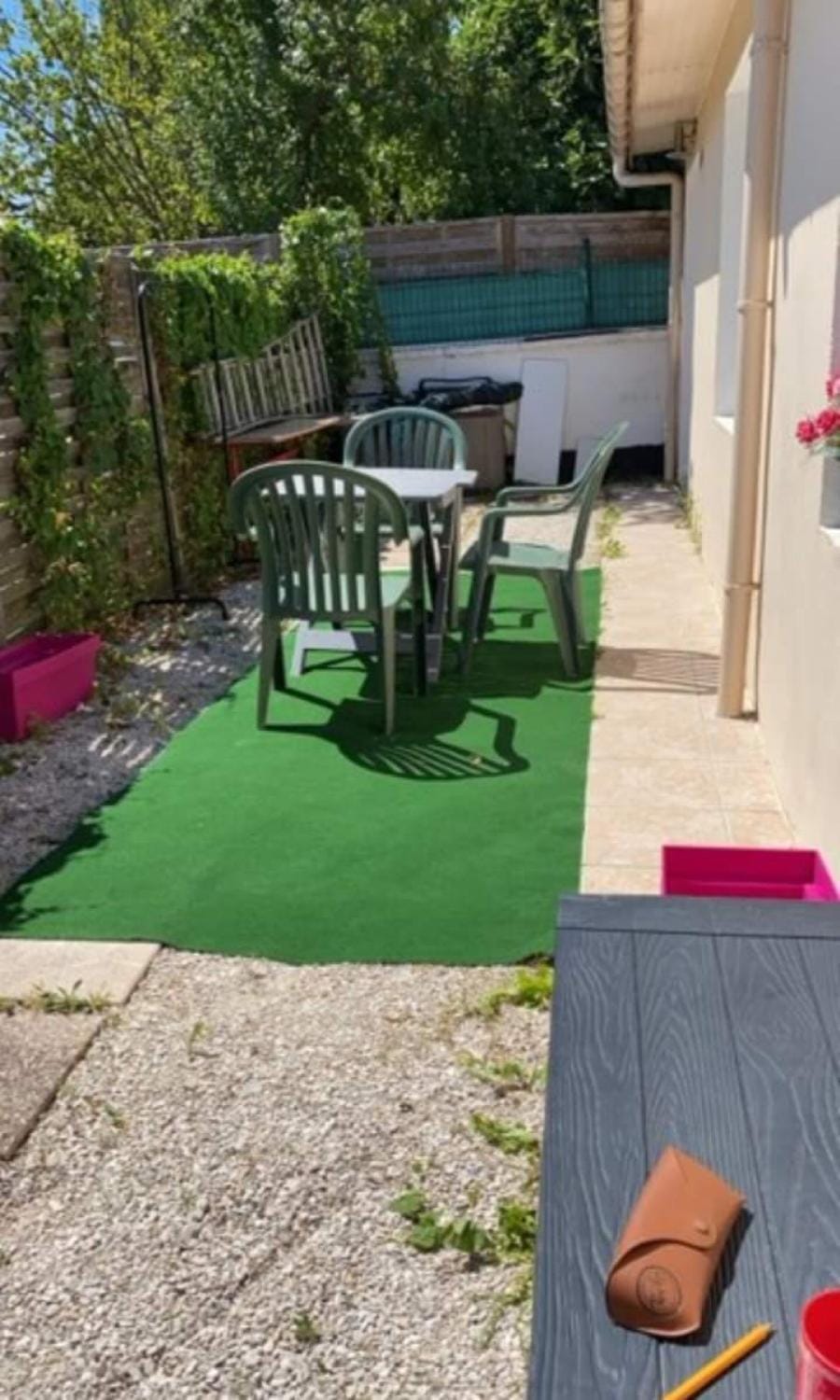 Property building, Balcony/Terrace, Living room