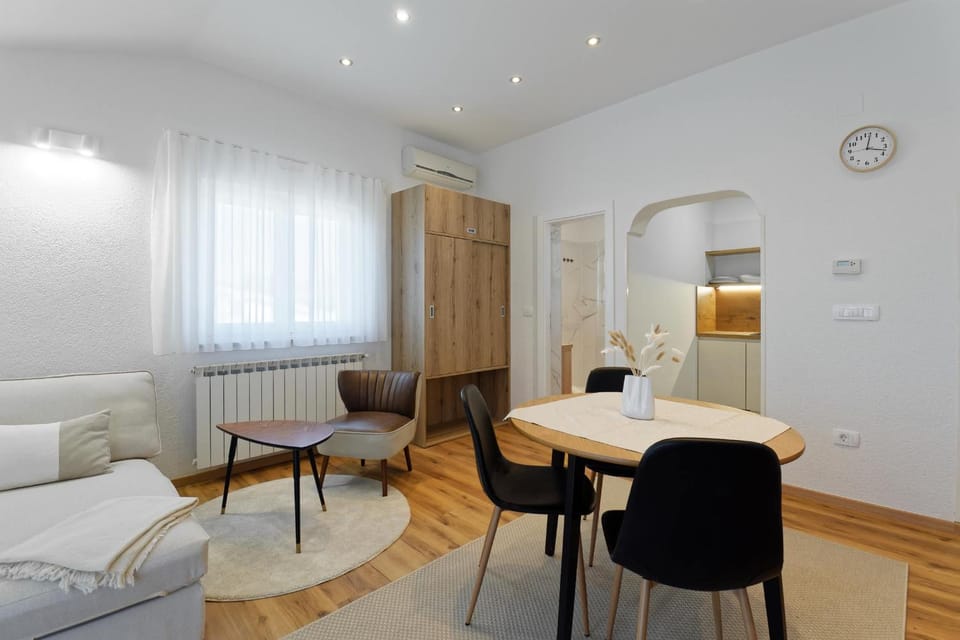 Kitchen or kitchenette, Living room, Photo of the whole room, Seating area