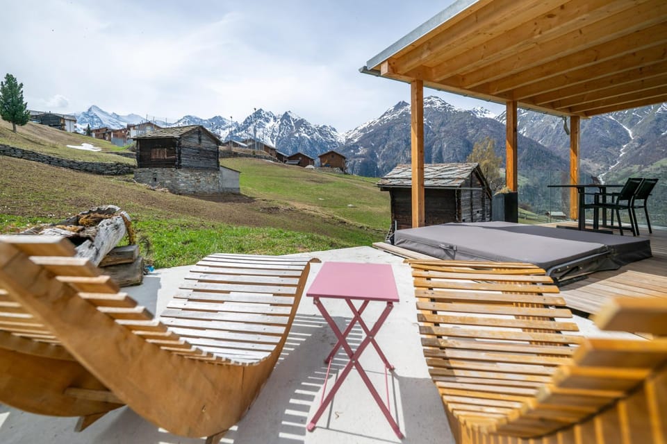 Natural landscape, View (from property/room), Balcony/Terrace, Seating area, Mountain view, sunbed