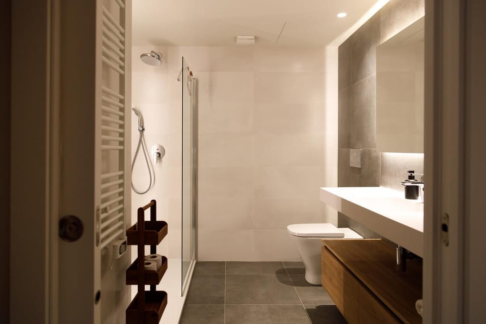 Shower, Bathroom, towels
