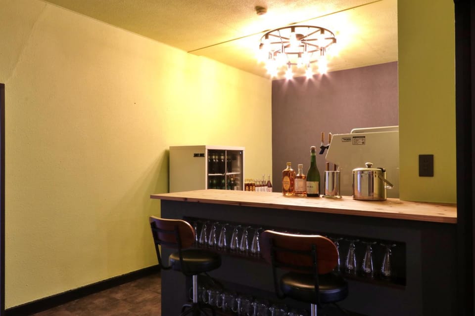 Alcoholic drinks, minibar