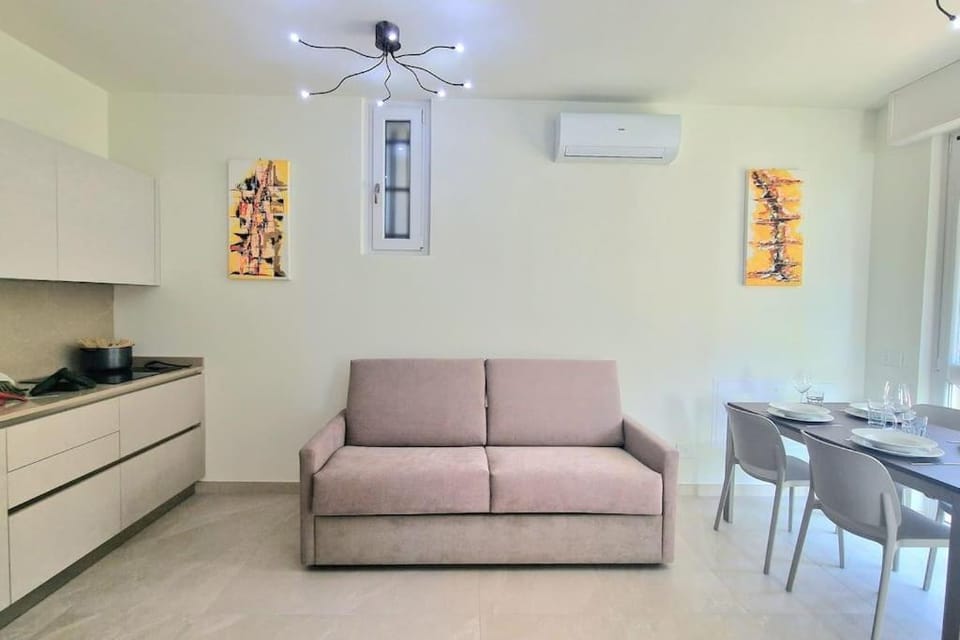 Soleil Apartment - Front Lake Apartment in Bardolino