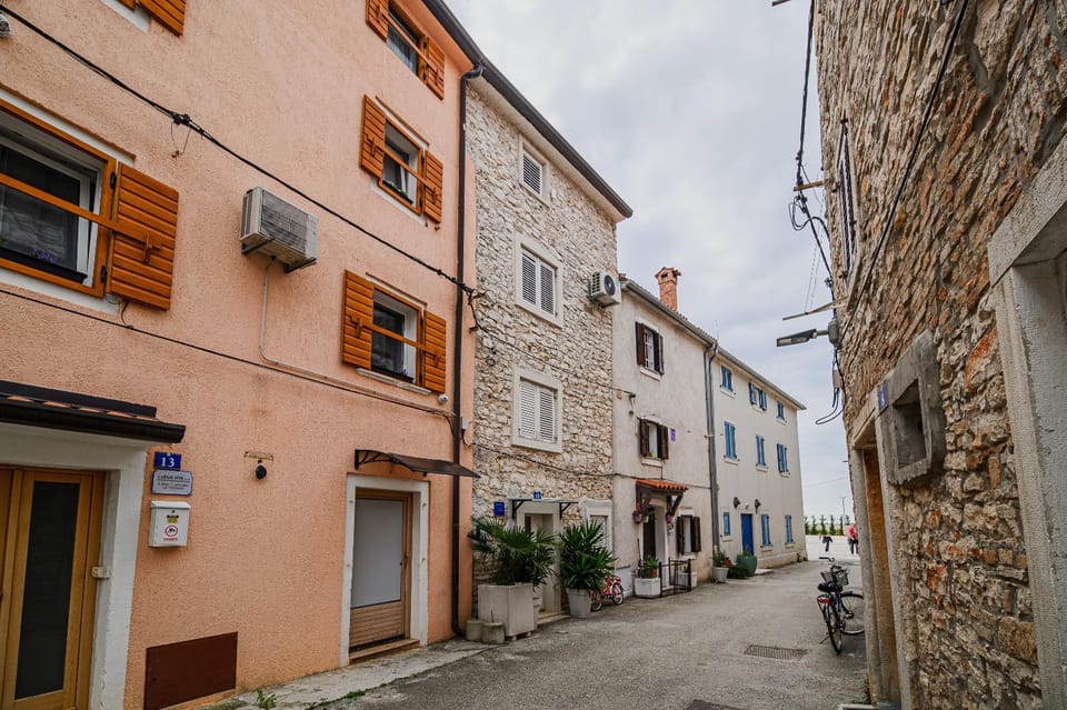 Property building, Street view