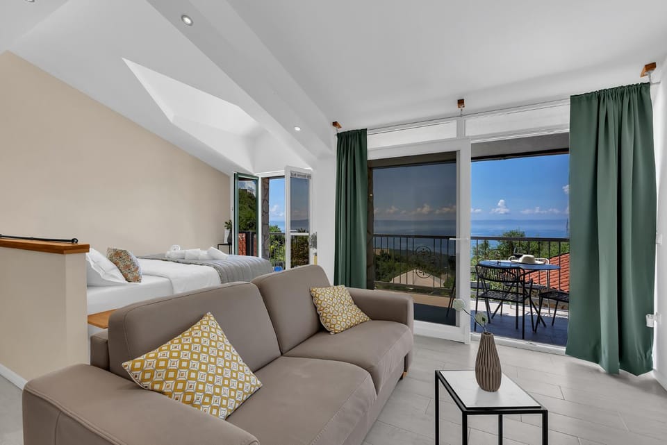 Stonehouse Residence Villa in Makarska