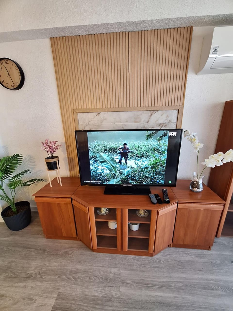 Communal lounge/ TV room, TV and multimedia, Evening entertainment