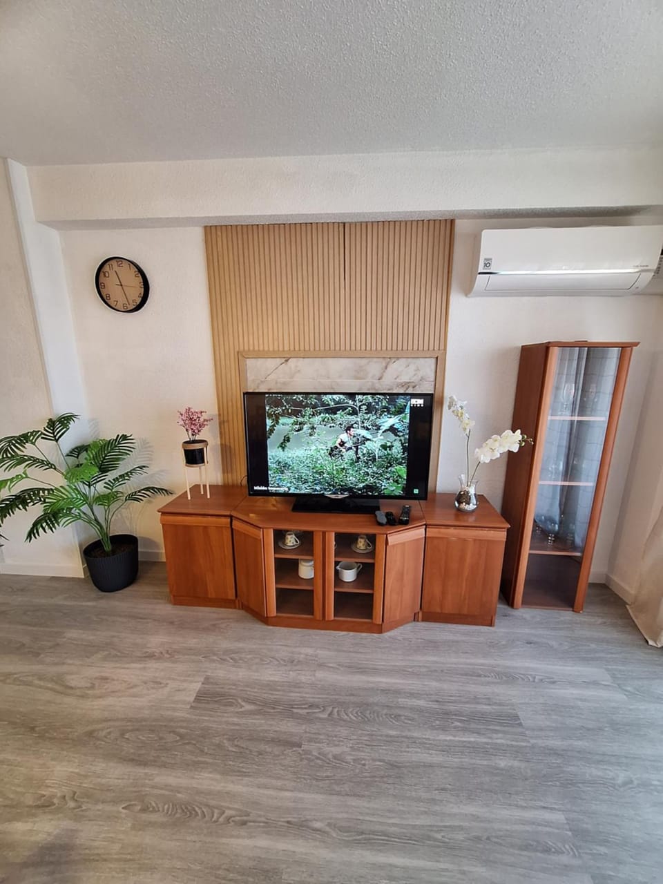Communal lounge/ TV room, TV and multimedia, Evening entertainment