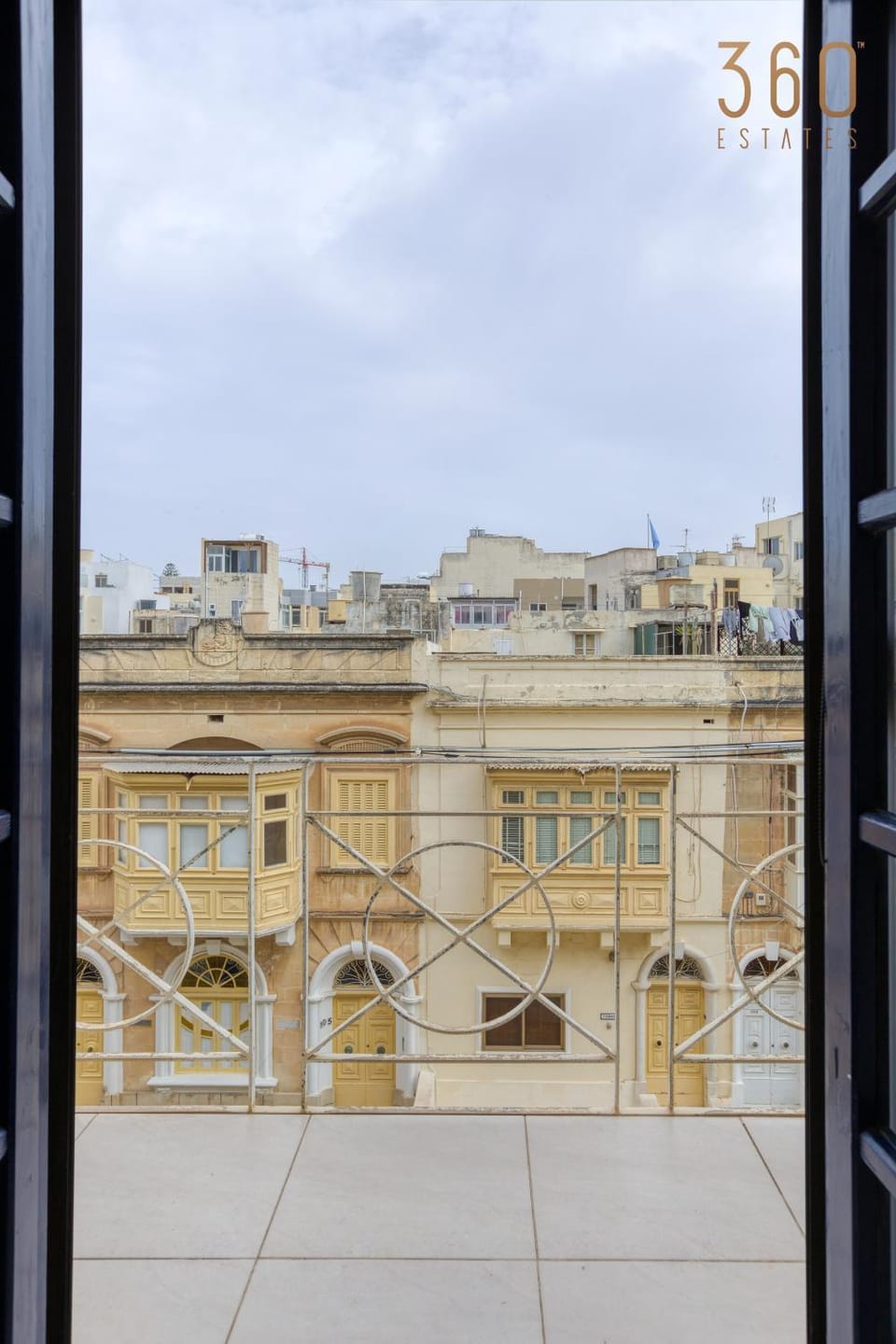 Property building, Day, View (from property/room), Balcony/Terrace, City view, Landmark view
