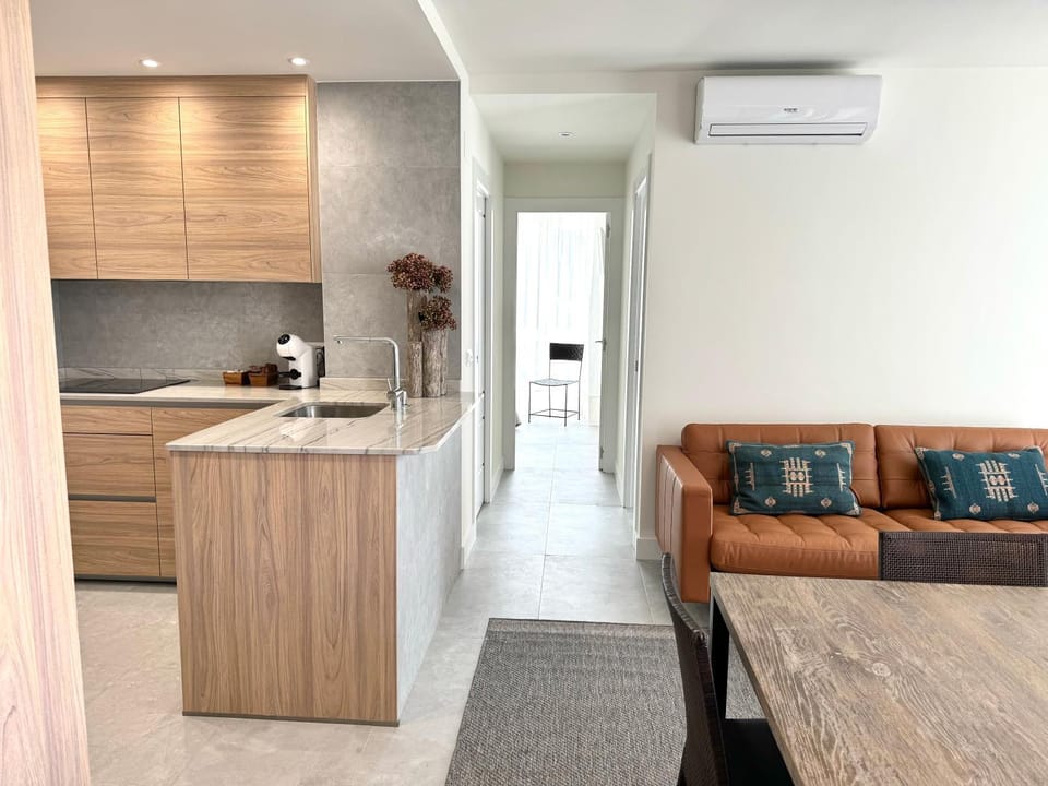 Kitchen or kitchenette, Living room, air conditioner