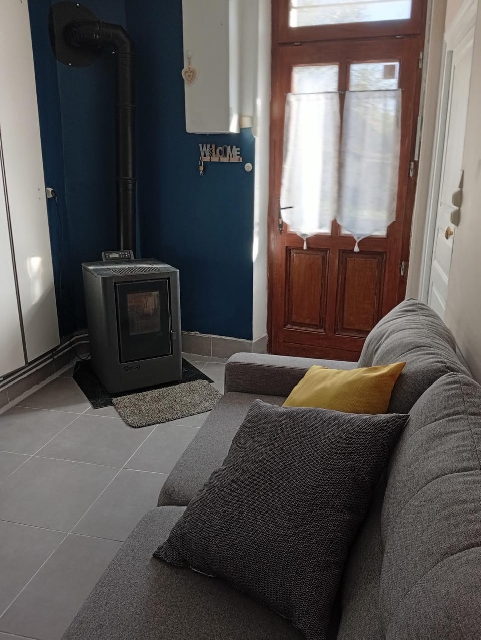 Property building, Communal lounge/ TV room, Living room, Seating area