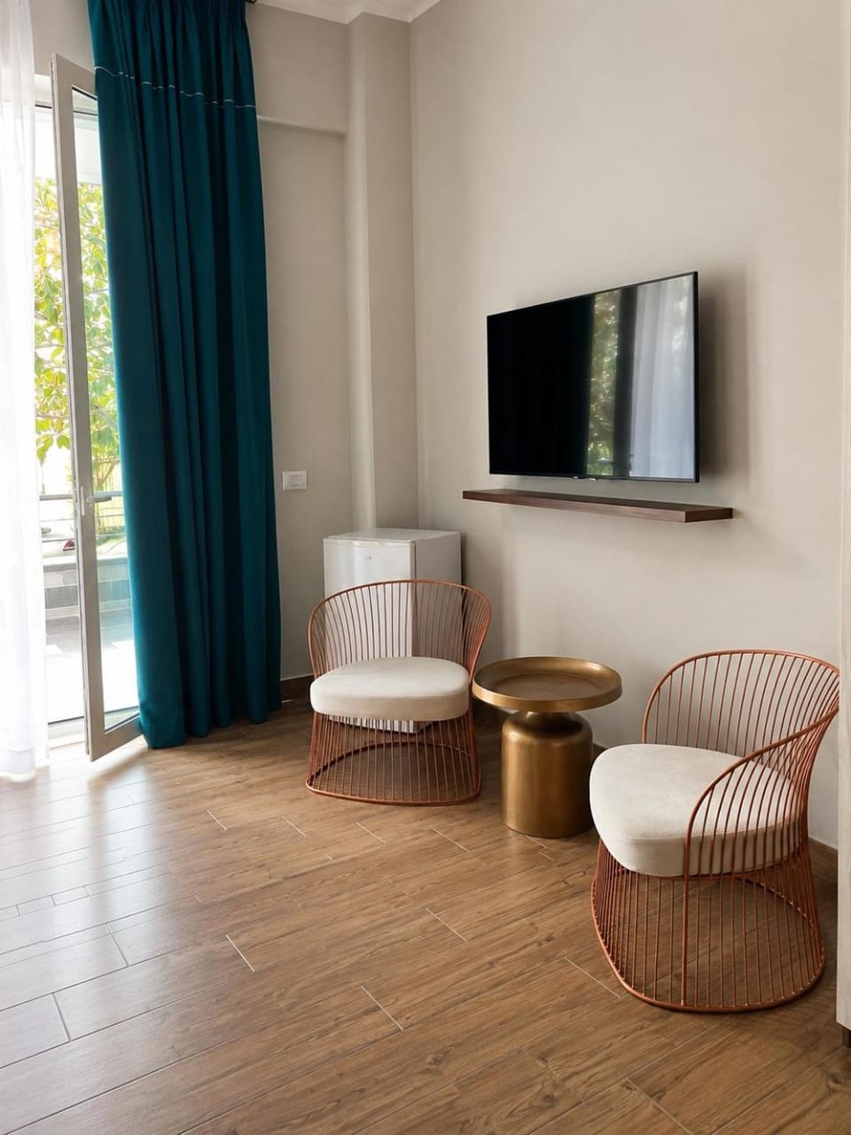 TV and multimedia, Seating area