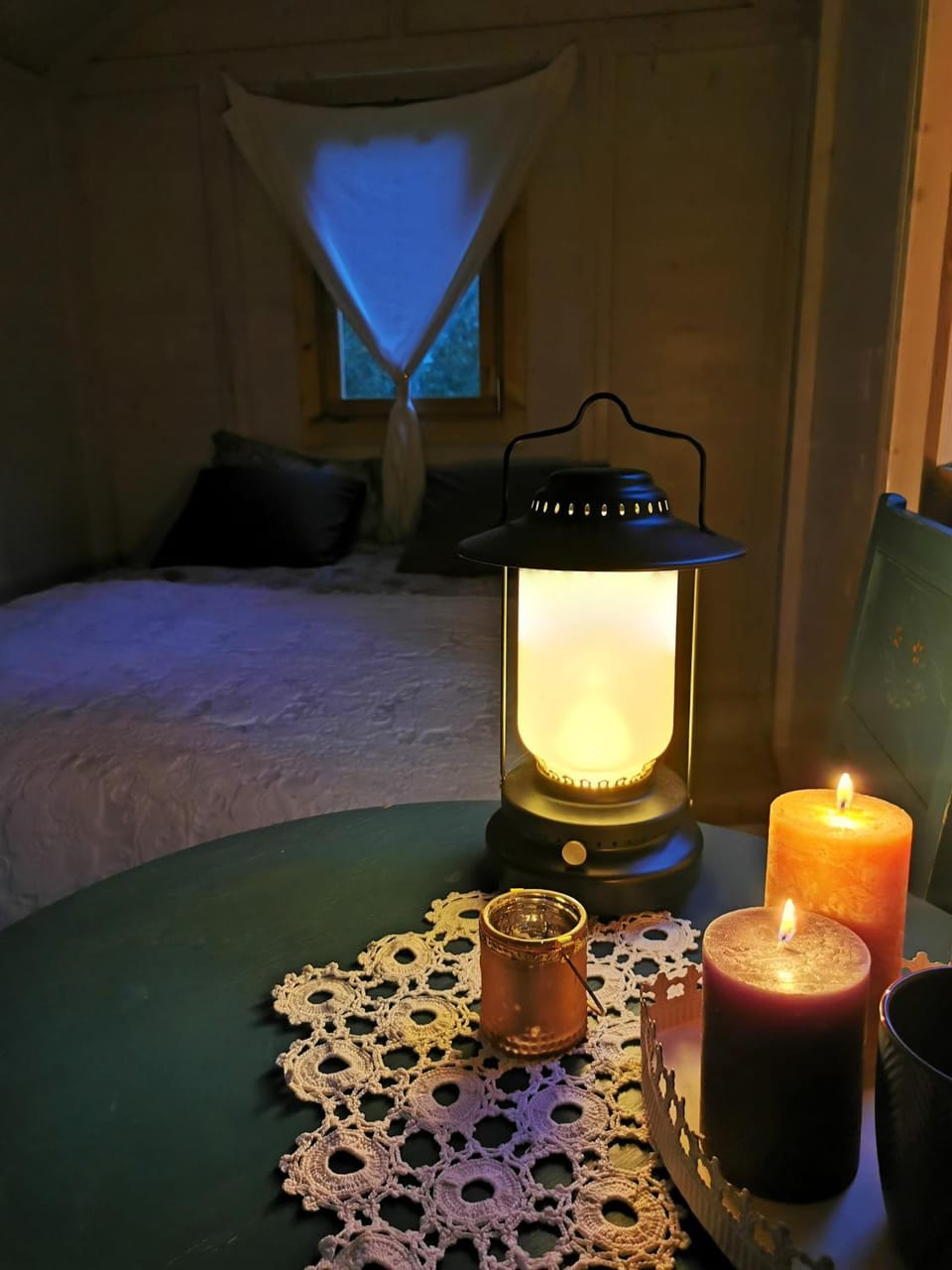 Bed, Night, Photo of the whole room