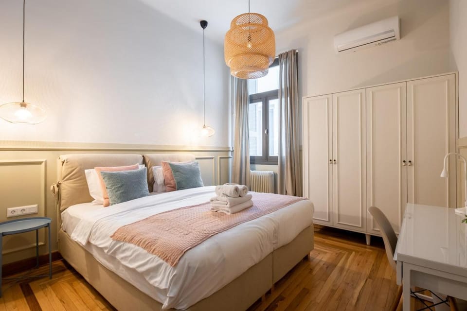 Bed, Bedroom, towels, wardrobe, air conditioner