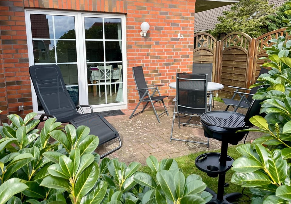 Spring, Garden, Balcony/Terrace, Garden view, sunbed
