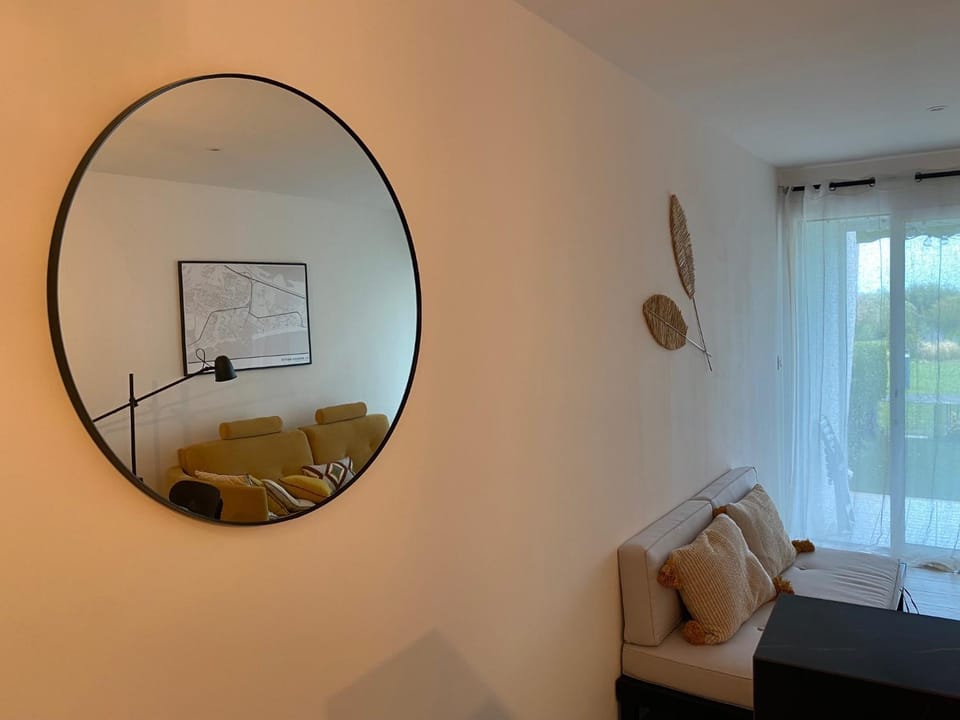 VITTORIA IMMOBILIER - REZ DE JARDIN BORD DE MER Couchant Apartment in La Grande-Motte