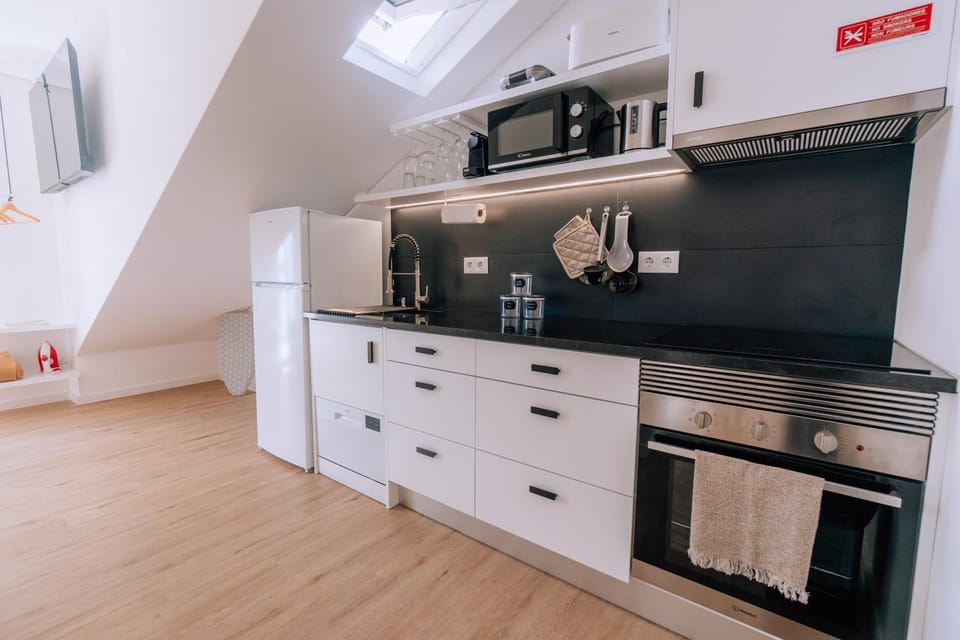 Kitchen or kitchenette, oven, stove