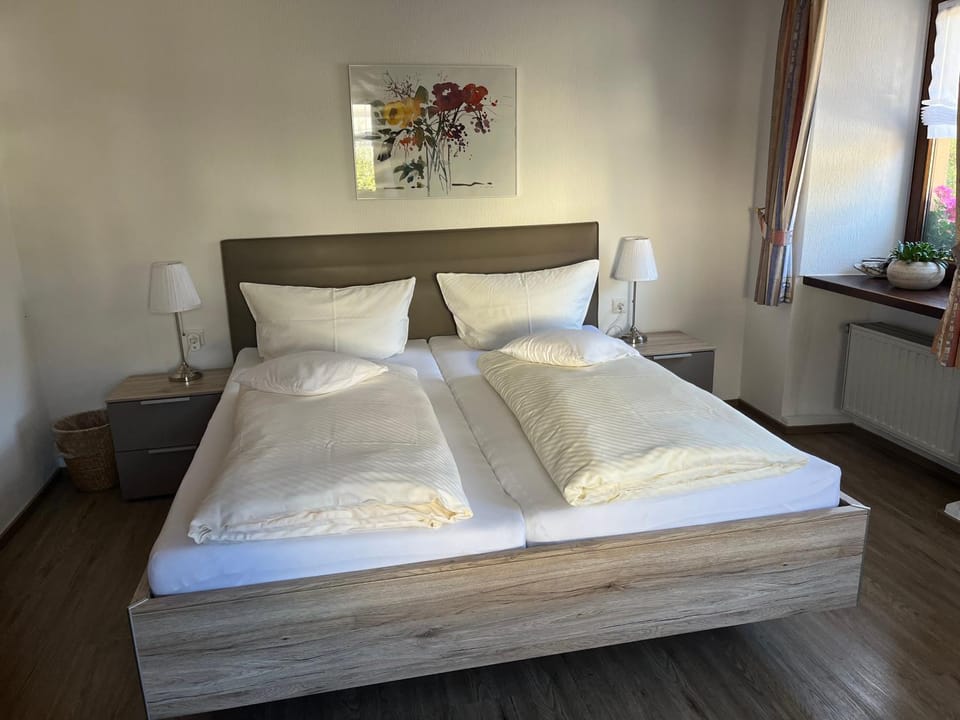 Weinhaus Serwazi-Zenzen Hotel in Cochem-Zell