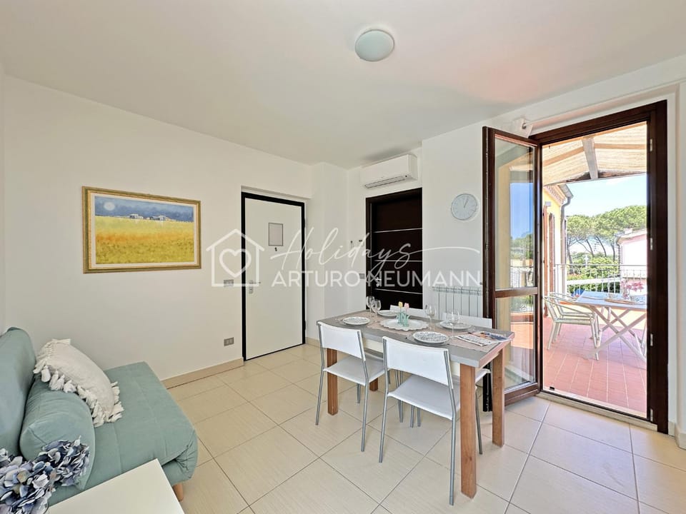 TV and multimedia, View (from property/room), Balcony/Terrace, Kitchen or kitchenette, Living room, Seating area, Dining area