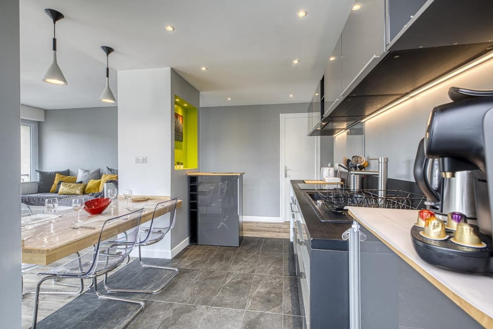 Kitchen or kitchenette