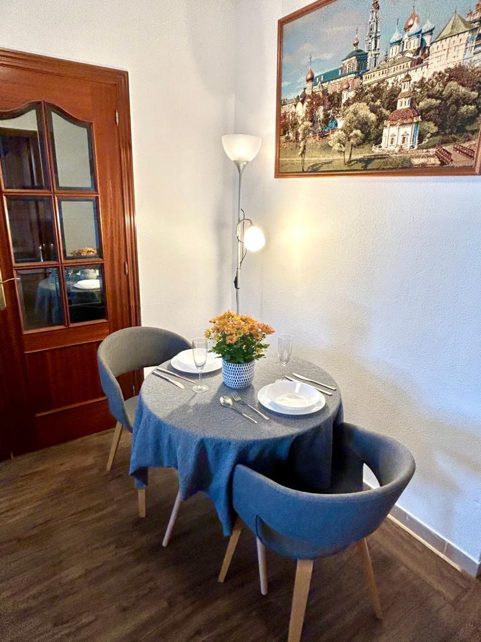 Living room, Seating area, Dining area, internet, air conditioner