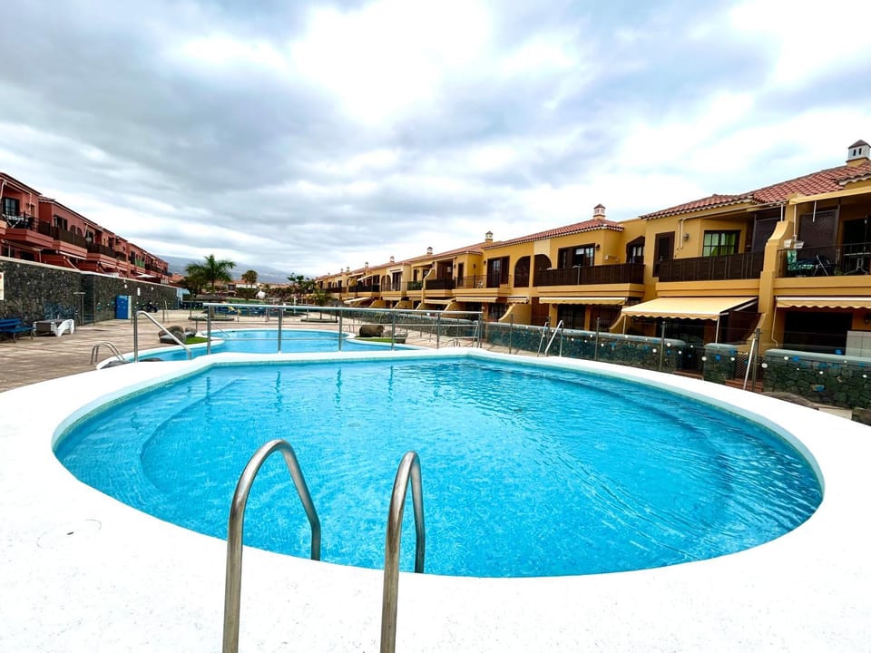 Property building, Pool view, Swimming pool