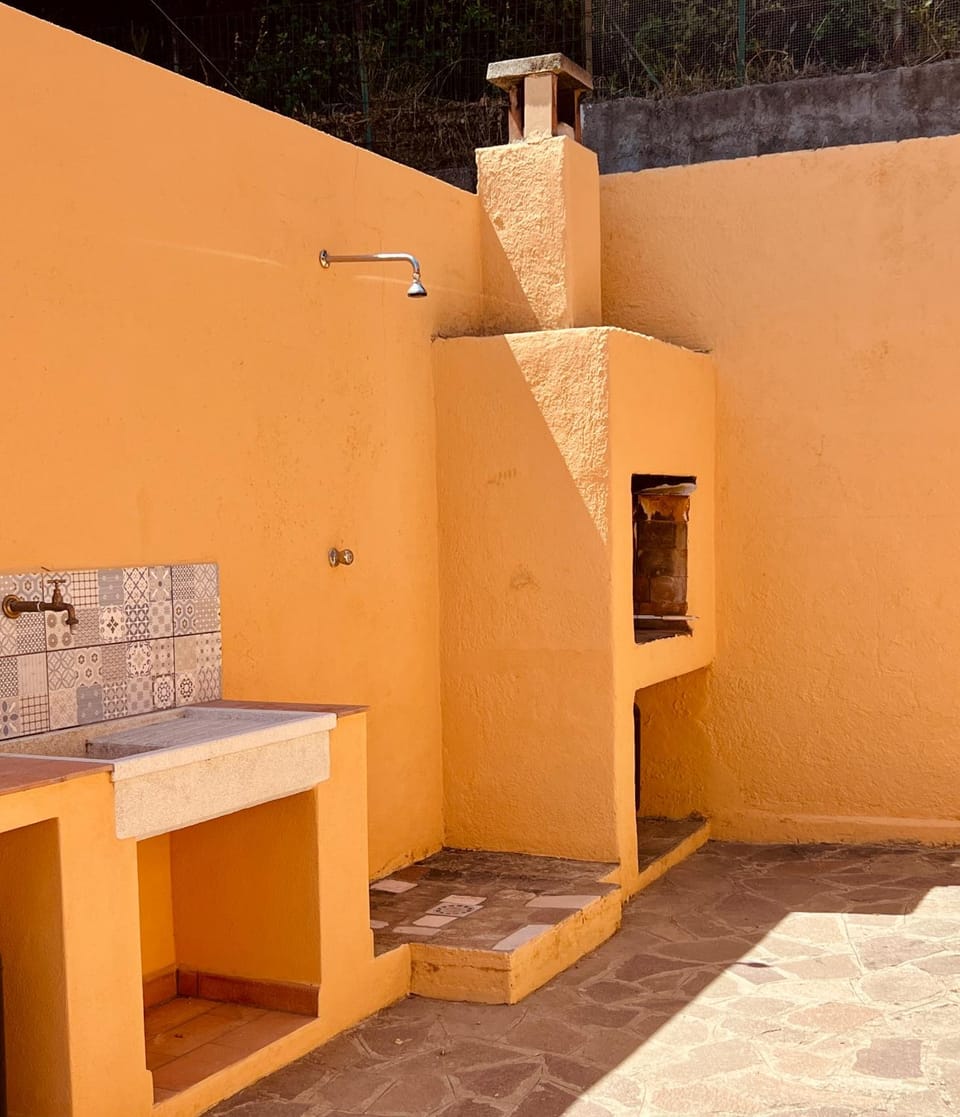 Patio, BBQ facilities