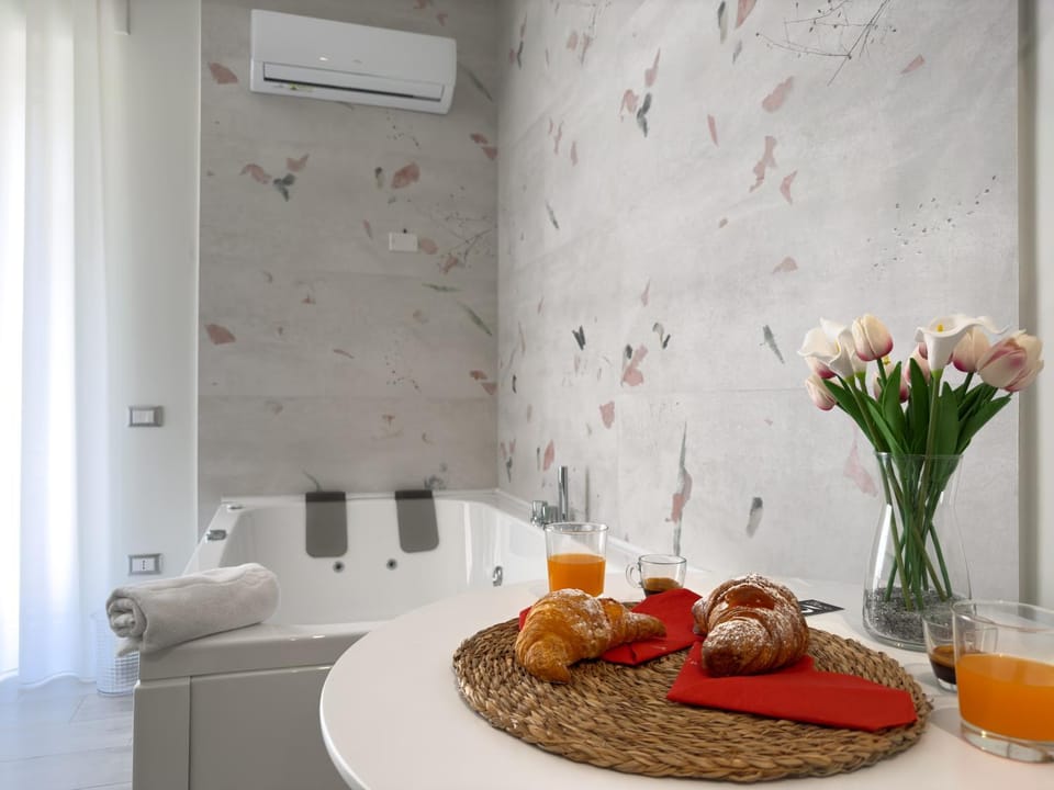 Hot Tub, Bathroom, towels