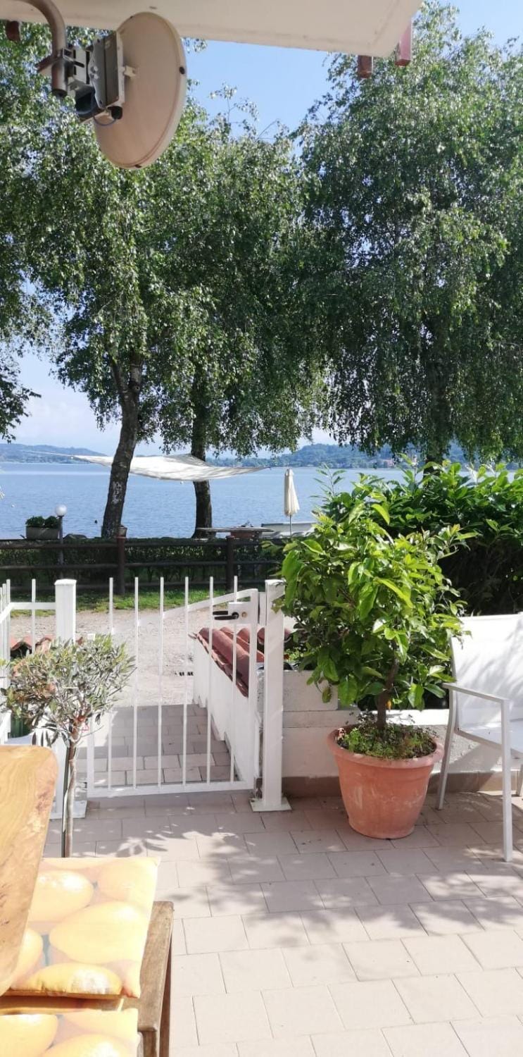 La Casetta 115 fronte lago Apartment in Lombardy