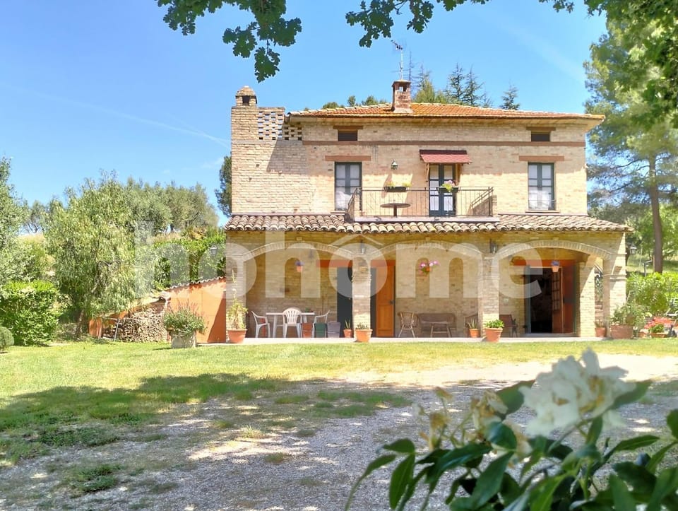 Property building, Garden view, Landmark view