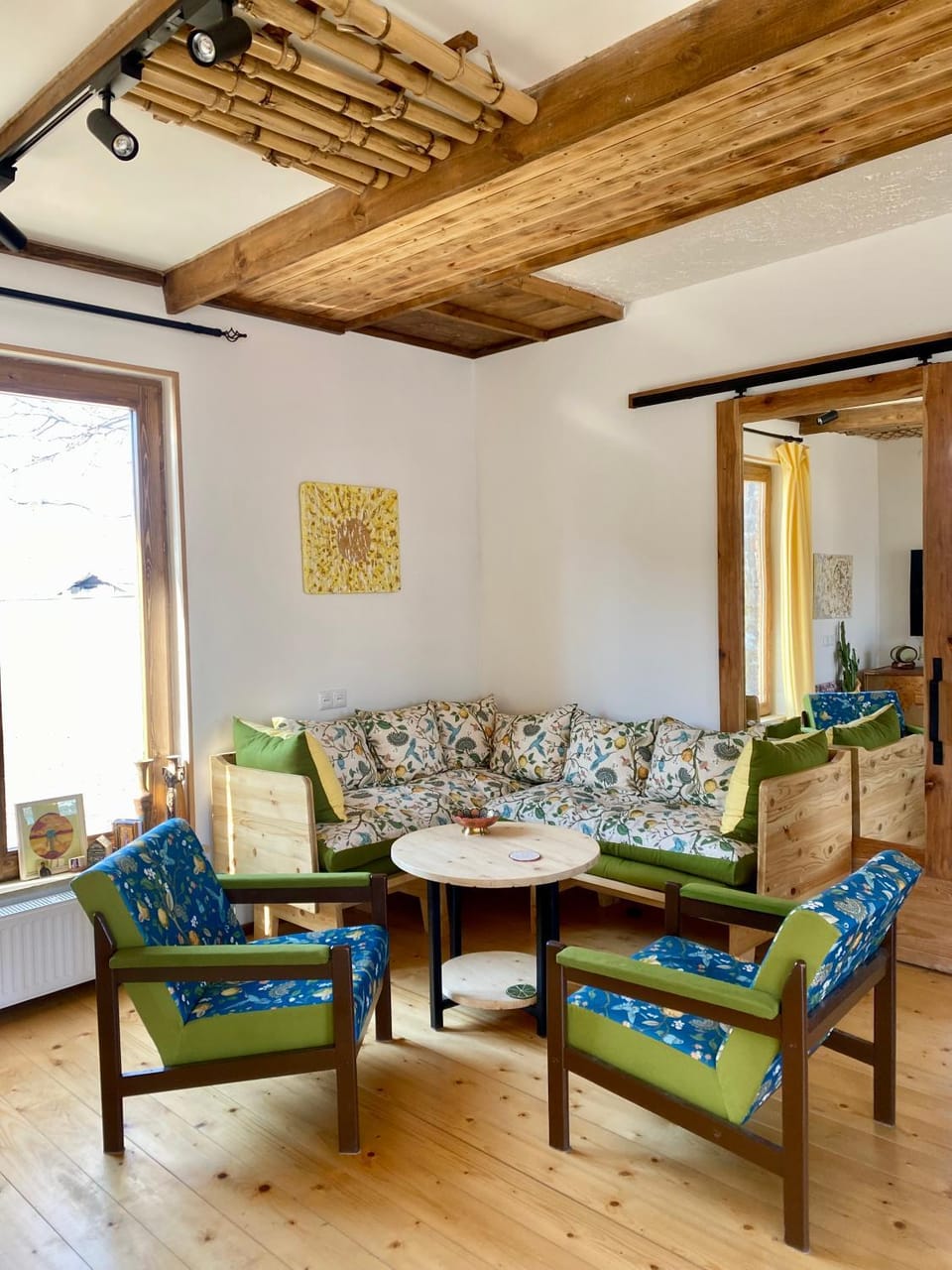 Communal lounge/ TV room