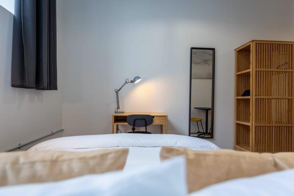 Flat 1 High Road – Room A & B Hotel in London
