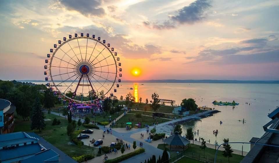 Nearby landmark, Activities, City view, Lake view, Sunset