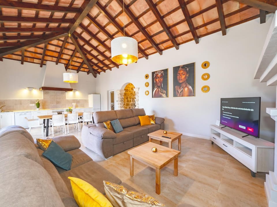 Communal lounge/ TV room, Living room