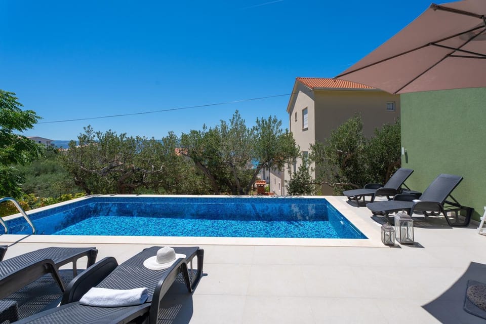Balcony/Terrace, Swimming pool