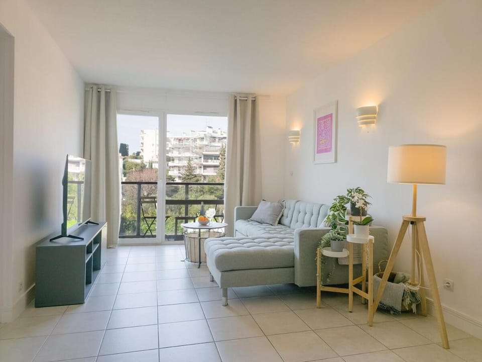 View (from property/room), Balcony/Terrace, Living room, Seating area