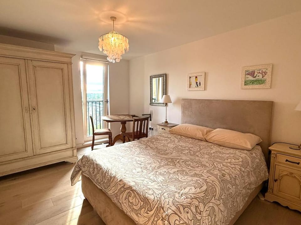 Elegant Boutique 4 bed 3 bath with Terraces Apartment in London Borough of Hackney