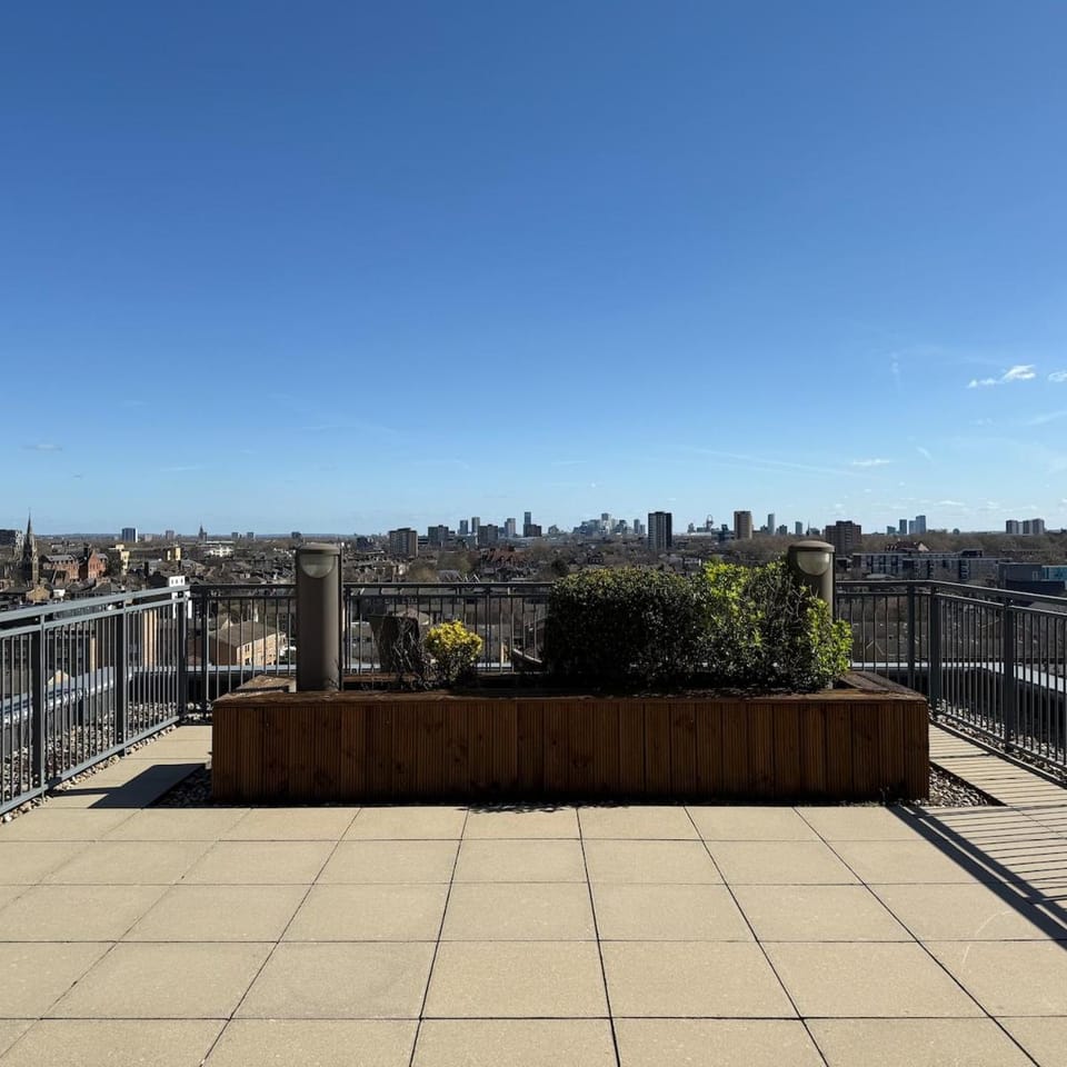 Elegant Boutique 4 bed 3 bath with Terraces Apartment in London Borough of Hackney