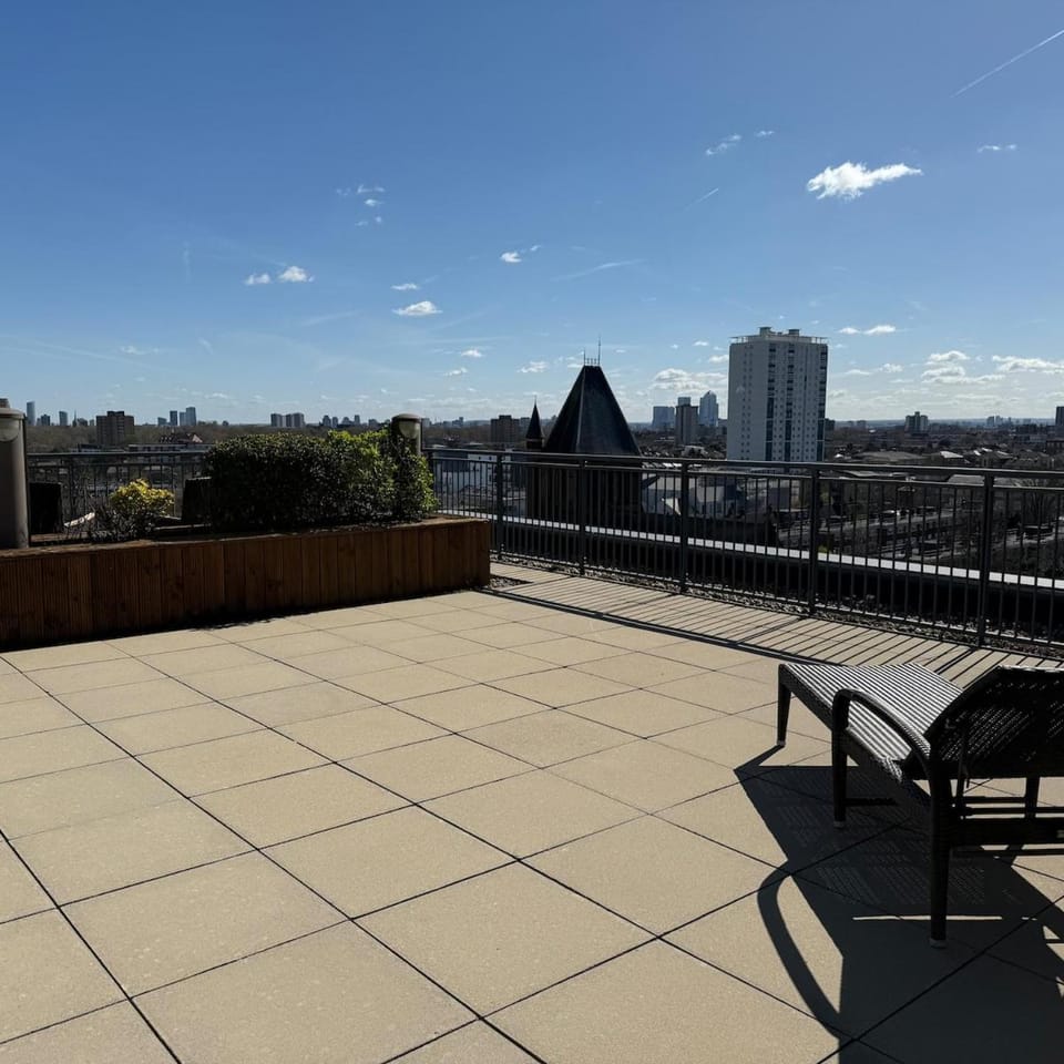 Elegant Boutique 4 bed 3 bath with Terraces Apartment in London Borough of Hackney