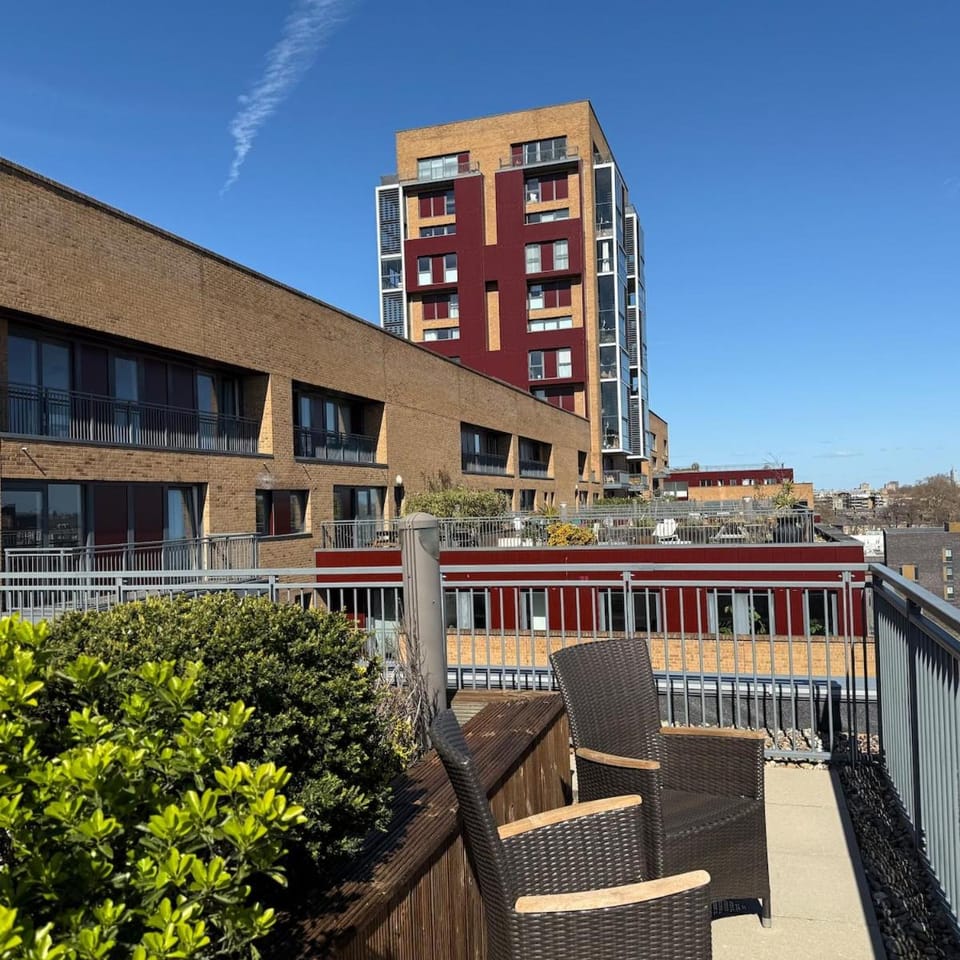 Elegant Boutique 4 bed 3 bath with Terraces Apartment in London Borough of Hackney