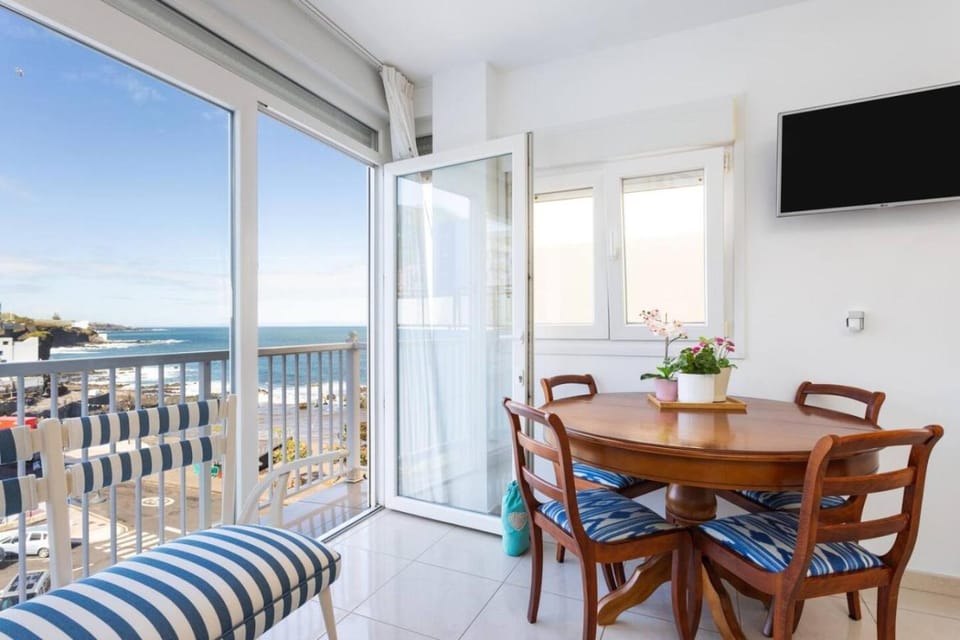 Ocean Views by Agüita Salada Suites Apartment in Spain