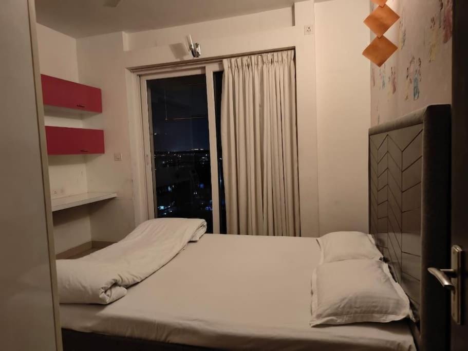 3BHK at 12 floor Lakeview near ITPL Apartment in Bengaluru