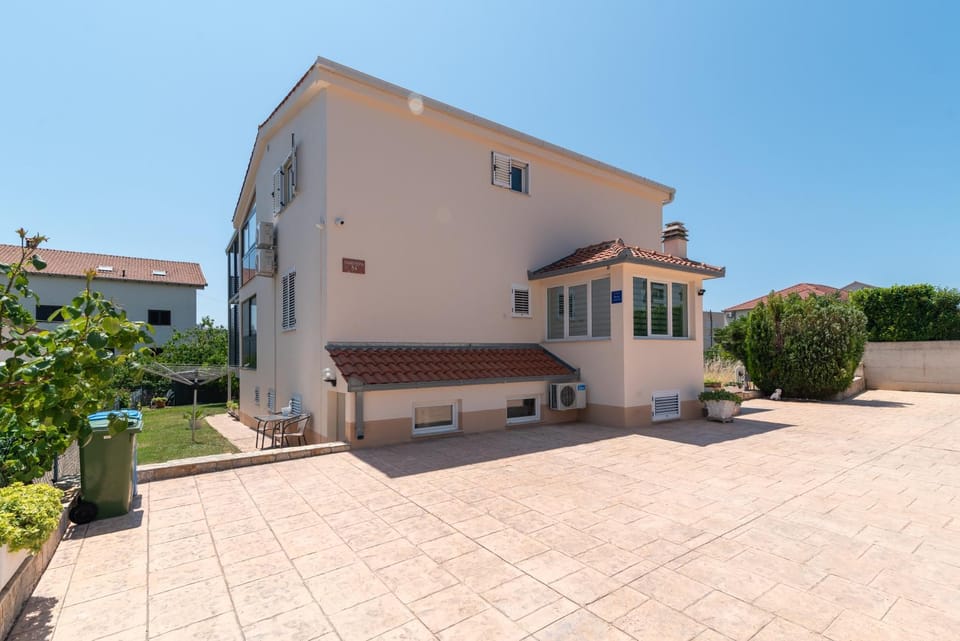 Nevistic Apartmani Trogir Apartment in Trogir