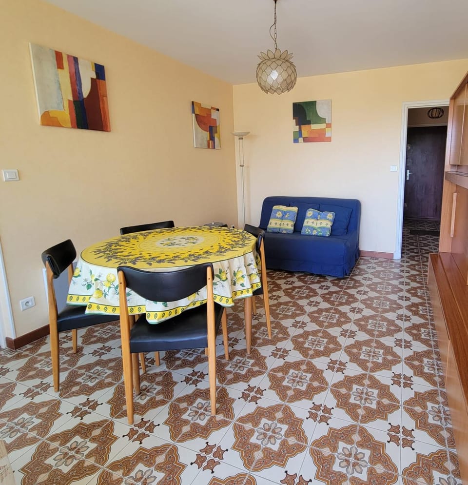 Bright seafront apartment Apartment in Fréjus