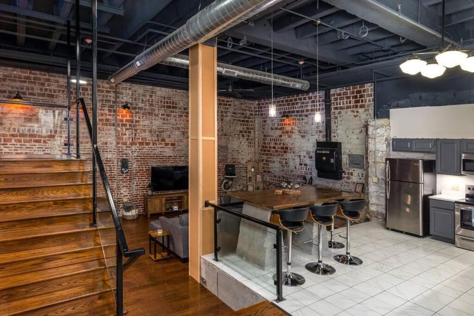 Unique and Charming Downtown Apt Apartment in Ohio