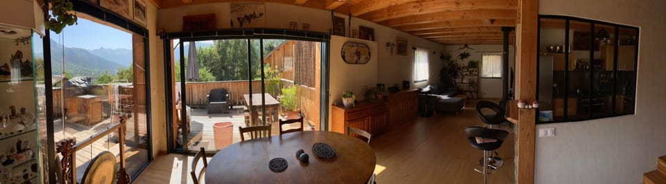 Maison Vallouise 4 à 8 personnes 120m² lumineuse House in Provence-Alpes-Côte d'Azur