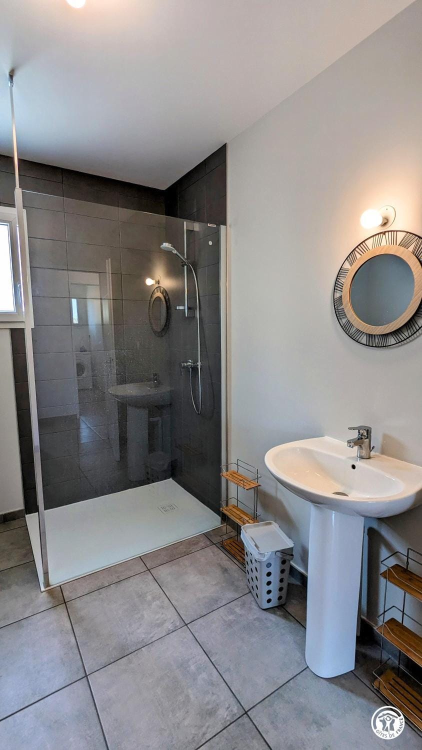 Shower, Bathroom