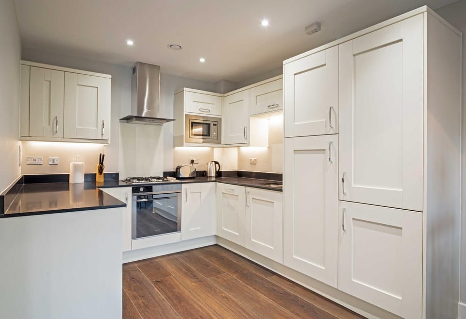 Luxury and modern two bedroom and two bathroom apartments Weybridge Apartment in Weybridge