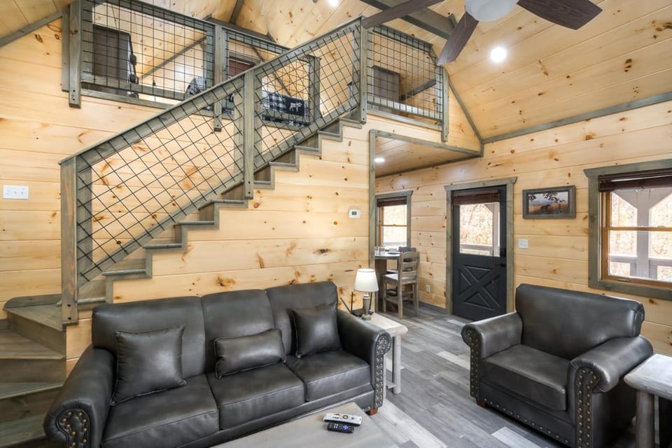 Bear Necessity by Stony Brook Cabins Cabin in Pittman Center