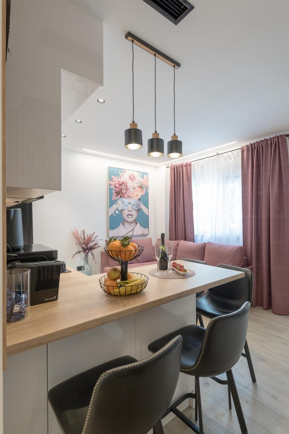 Living room, Seating area, Dining area, air conditioner