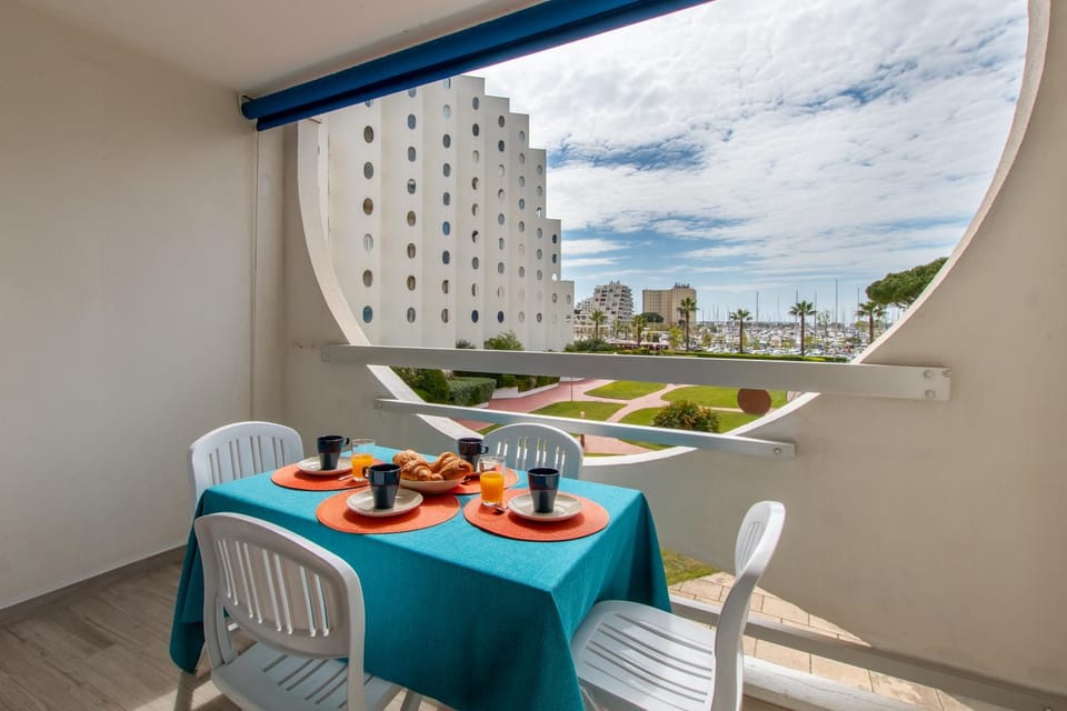 View (from property/room), Balcony/Terrace, Dining area